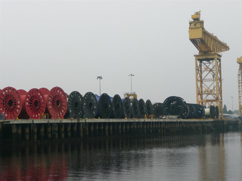 Umbilical cords and cranes