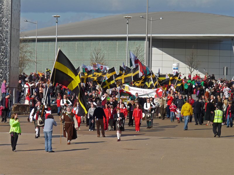 The parade arriving in the bay