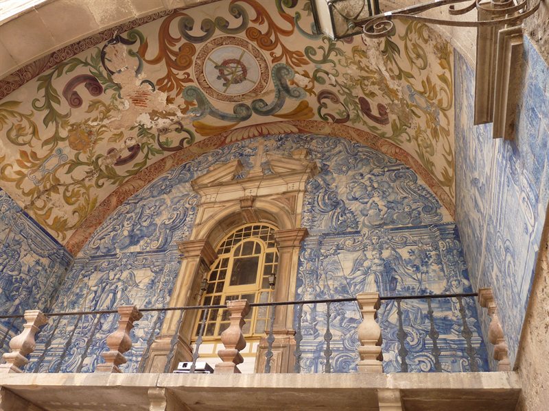 Inside gatehouse to Obidos