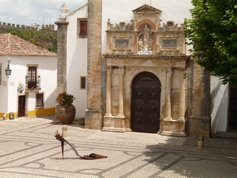 Shoe!  In front of church in Obidos