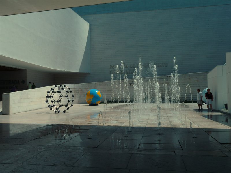 Water feature outside "Techniquest" at Parque des Nacoes