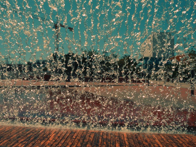 Water feature at Parque des Nacoes
