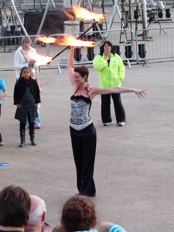 Street performer at WOW