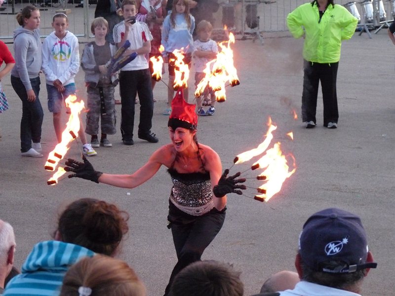 Street performer at WOW