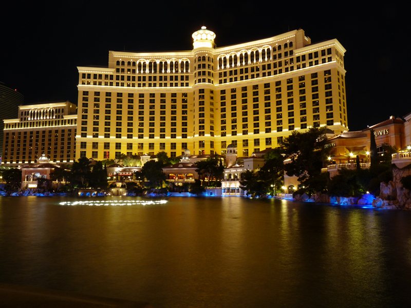 The spectacular fountains at the Bellagio