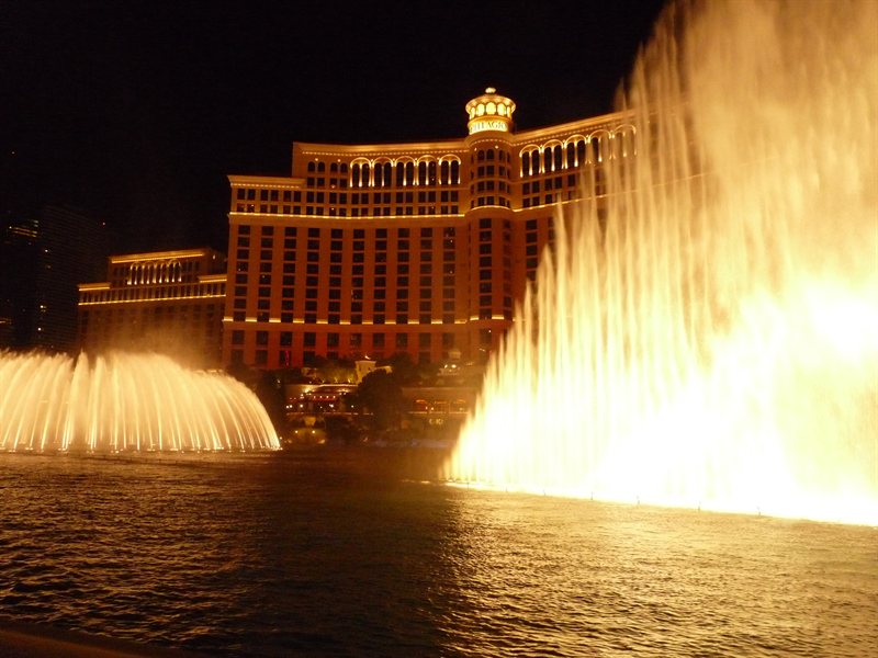 The spectacular fountains at the Bellagio