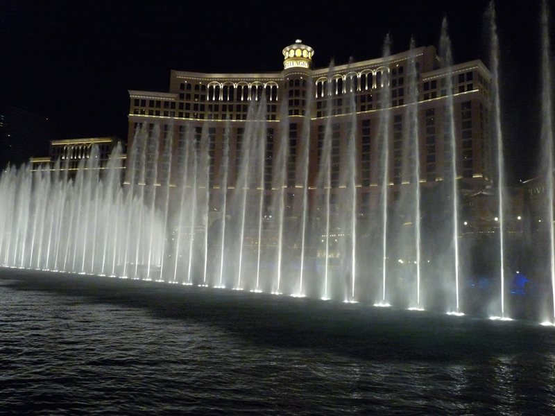 The spectacular fountains at the Bellagio