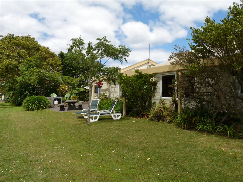 Tatahi Lodge at Hahei Beach