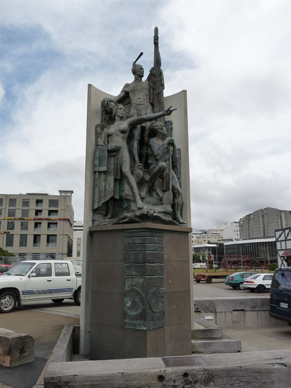 Statue of Tupe on Wellington sea front