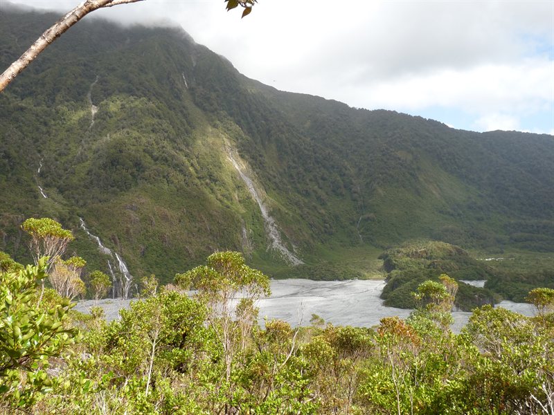 View on the way to Roberts Point