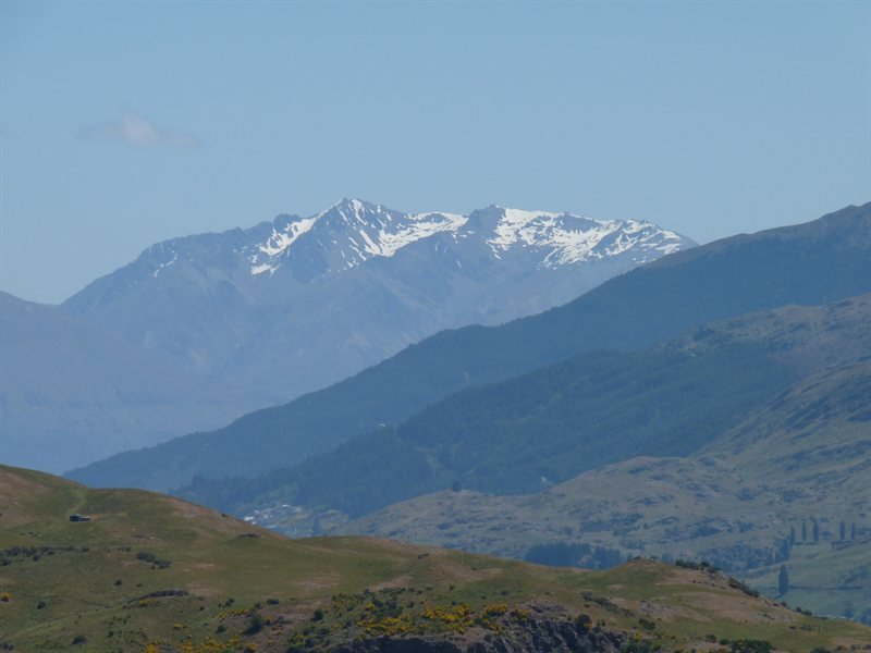 Mountain views on the road to Arrowtown
