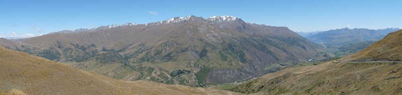 Panoramic view over mountains near Queenstown