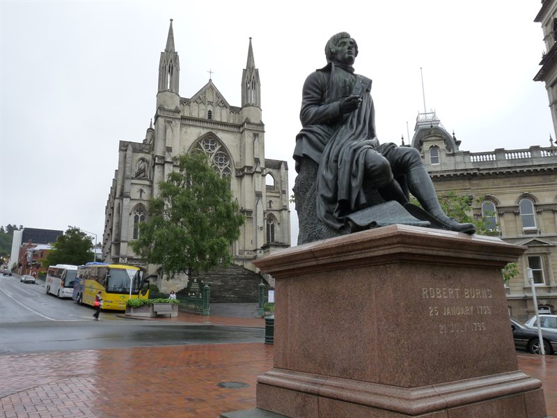 Robert Burns and St Pauls Cathedral in Dunedin