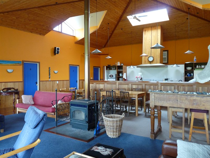 Old Bones Backpackers