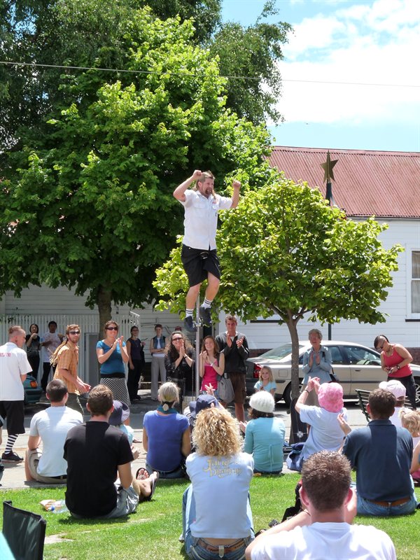 Street performers at the Arts Centre
