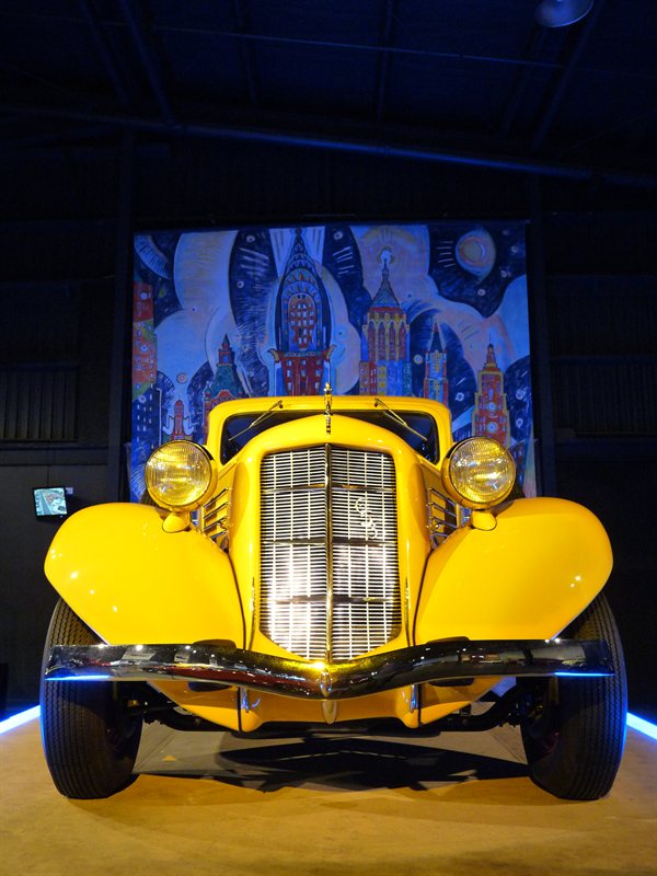 Car at the WOW Classic Car Gallery