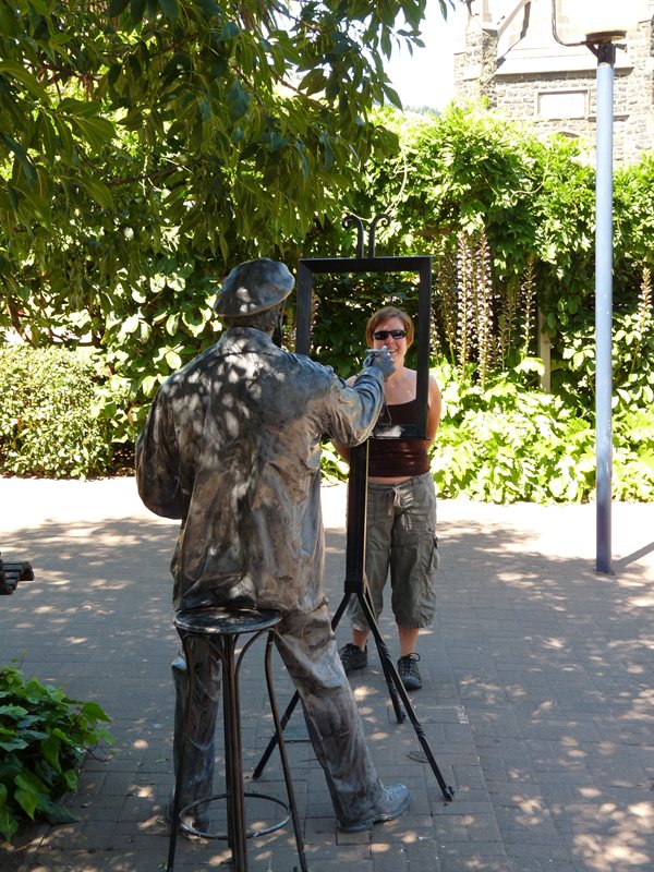 Sculpture "painting" Claire in Akaroa