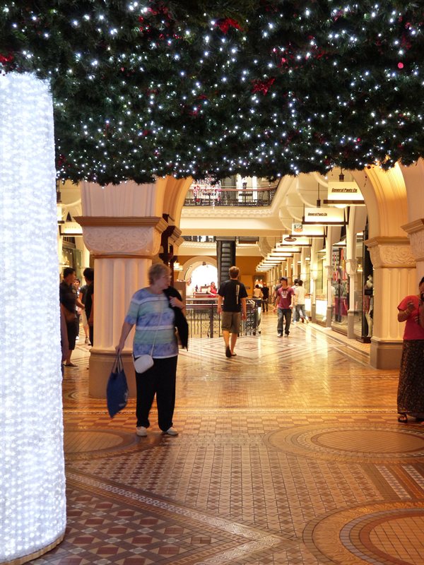 Christmas tree in the QVB