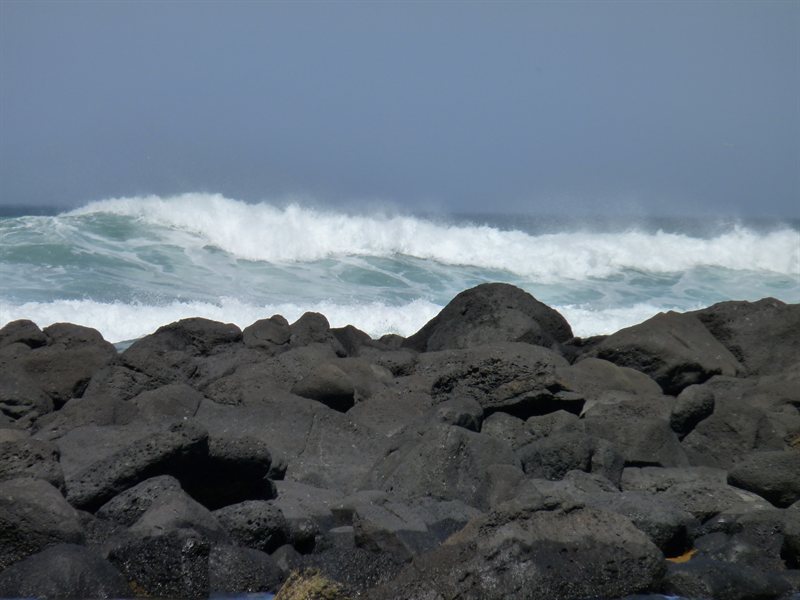 Breaking waves on Griffiths Island, Port Fairy
