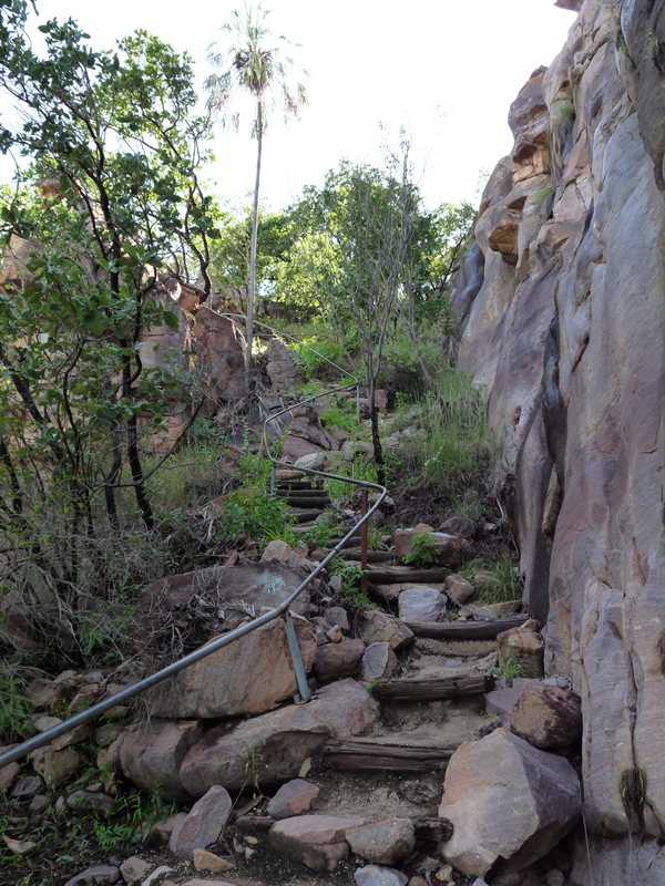 Climbing up to Katherine Gorge lookout