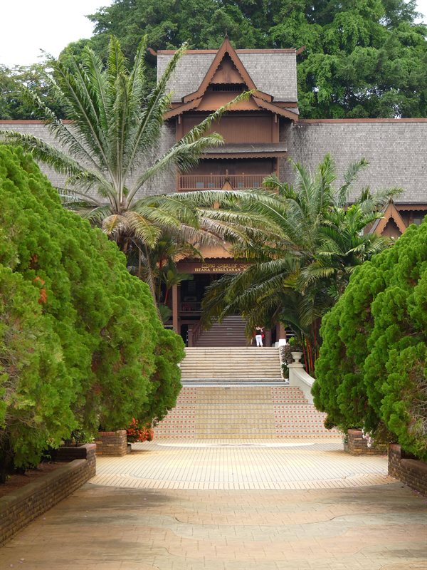 Sultanate's Palace Museum
