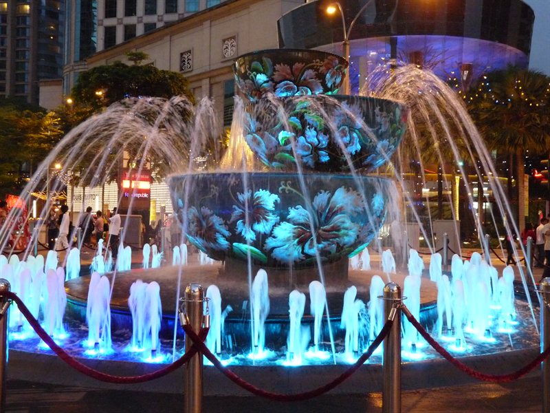 Fountain at the Pavilion Mall