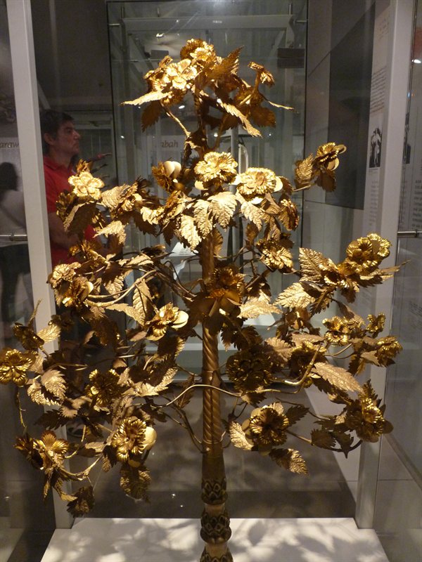Golden tree at the National Museum