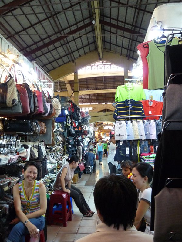 Inside Ben Thanh markets