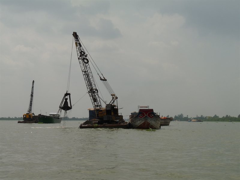 Dredging the Mekong for sand