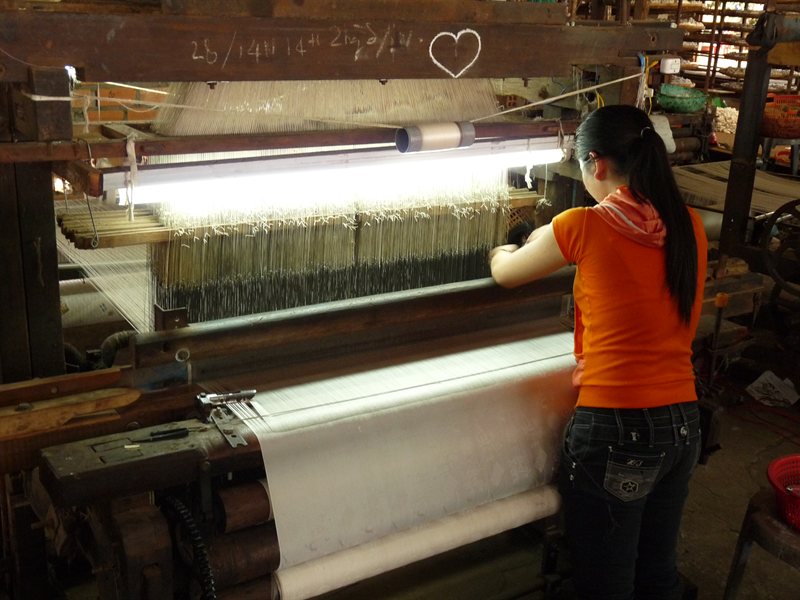 Silk weaving loom