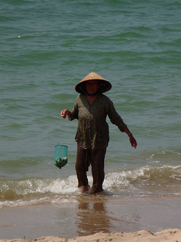 Gathering shell fish