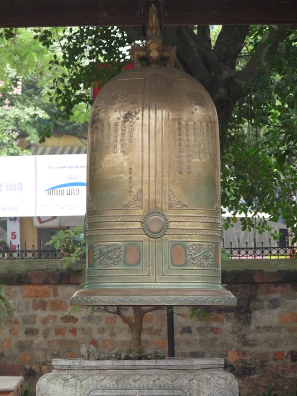 Bell at the Temple of Literature