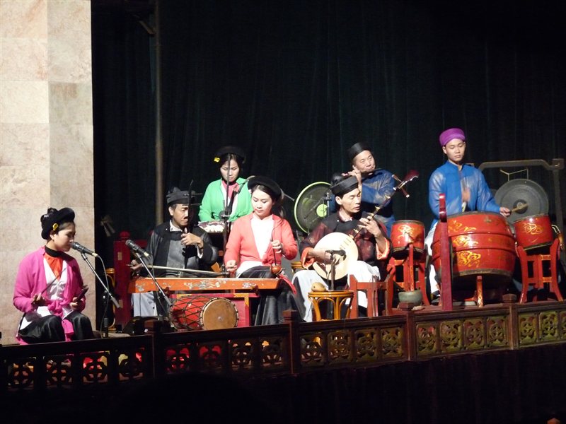 The water puppets musicians