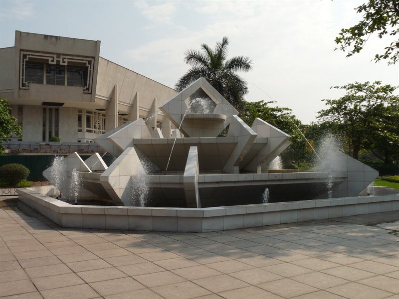 Fountain outside Ho Chi Minh's museum