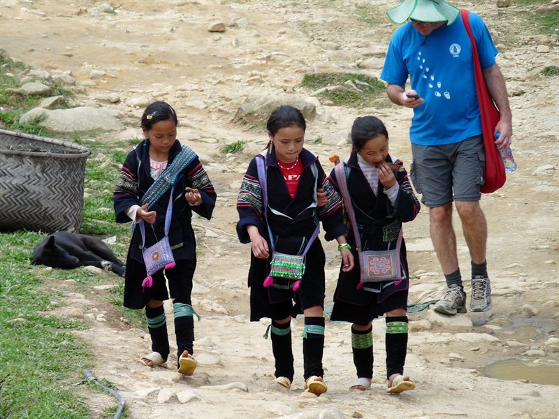 Black H'mong children