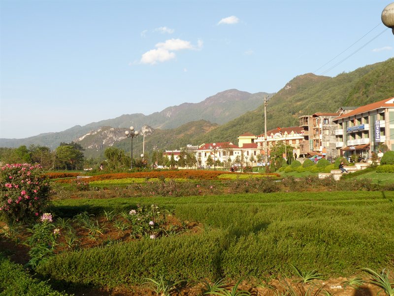 Gardens around Sapa lake