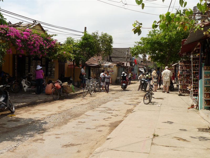 Street in Hoi An's old town