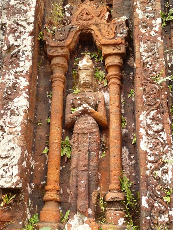 Stone carving in temple at My Son