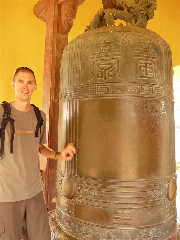 Ed and the giant bell in the Thien Mu Pagoda