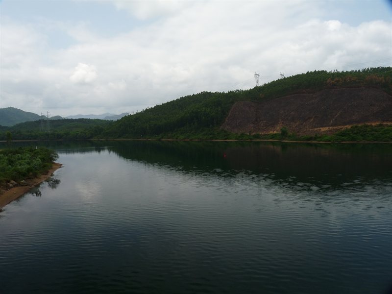 The river at the narrowest point in Vietnam