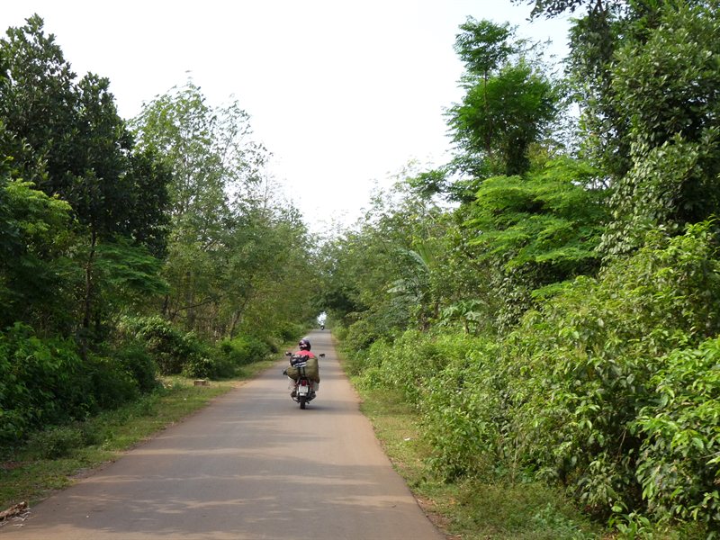 Small roads on the way to the Vinh Moc tunnels