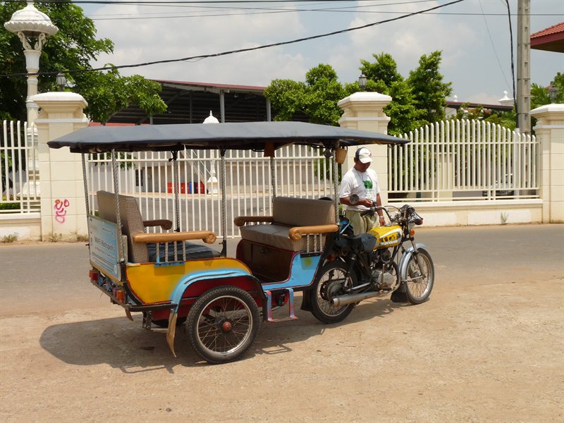 Our tuc-tuc with Tom the driver