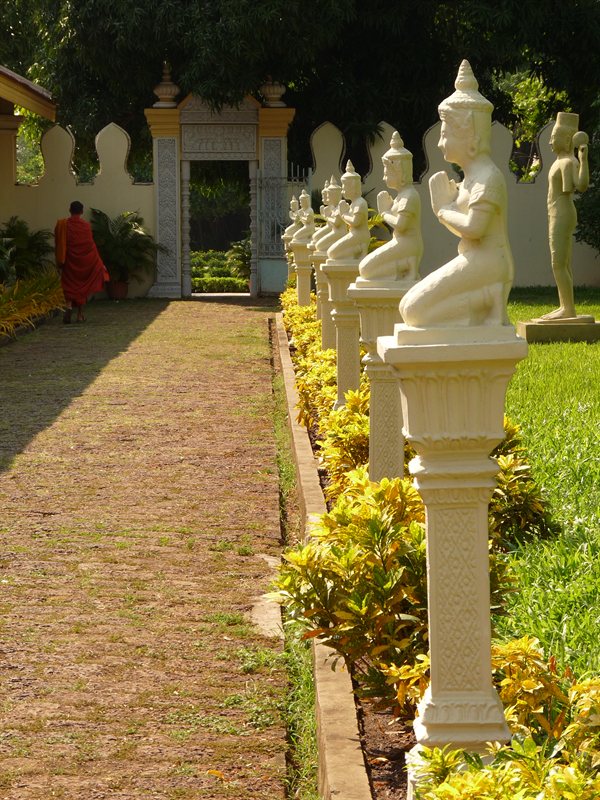 The public entranceway into the Royal Palace grounds