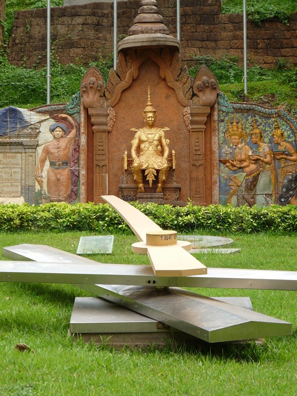 Giant clock at Wat Phnom