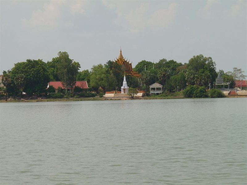 View across Tonl? Bati Lake