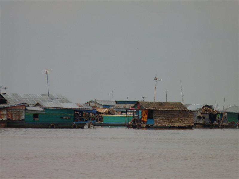 Chong Khneas floating village