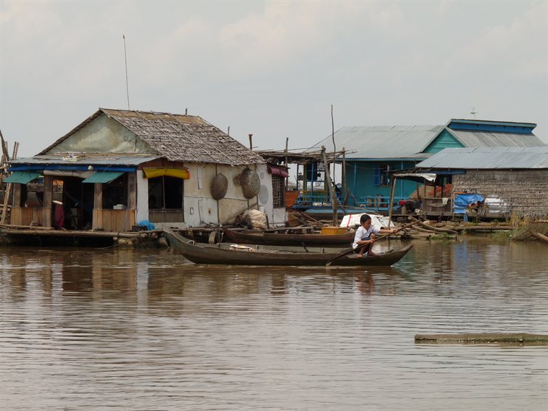Chong Khneas floating village