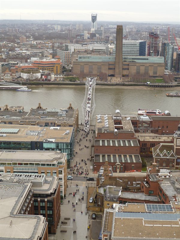 View over the Millenium Bridge and the Tate Modern