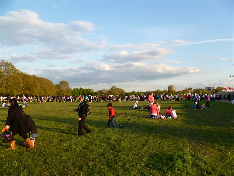 Moonwalk - Sunny Hyde Park