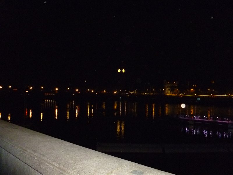 Moonwalk - Passing the Houses of Parliament